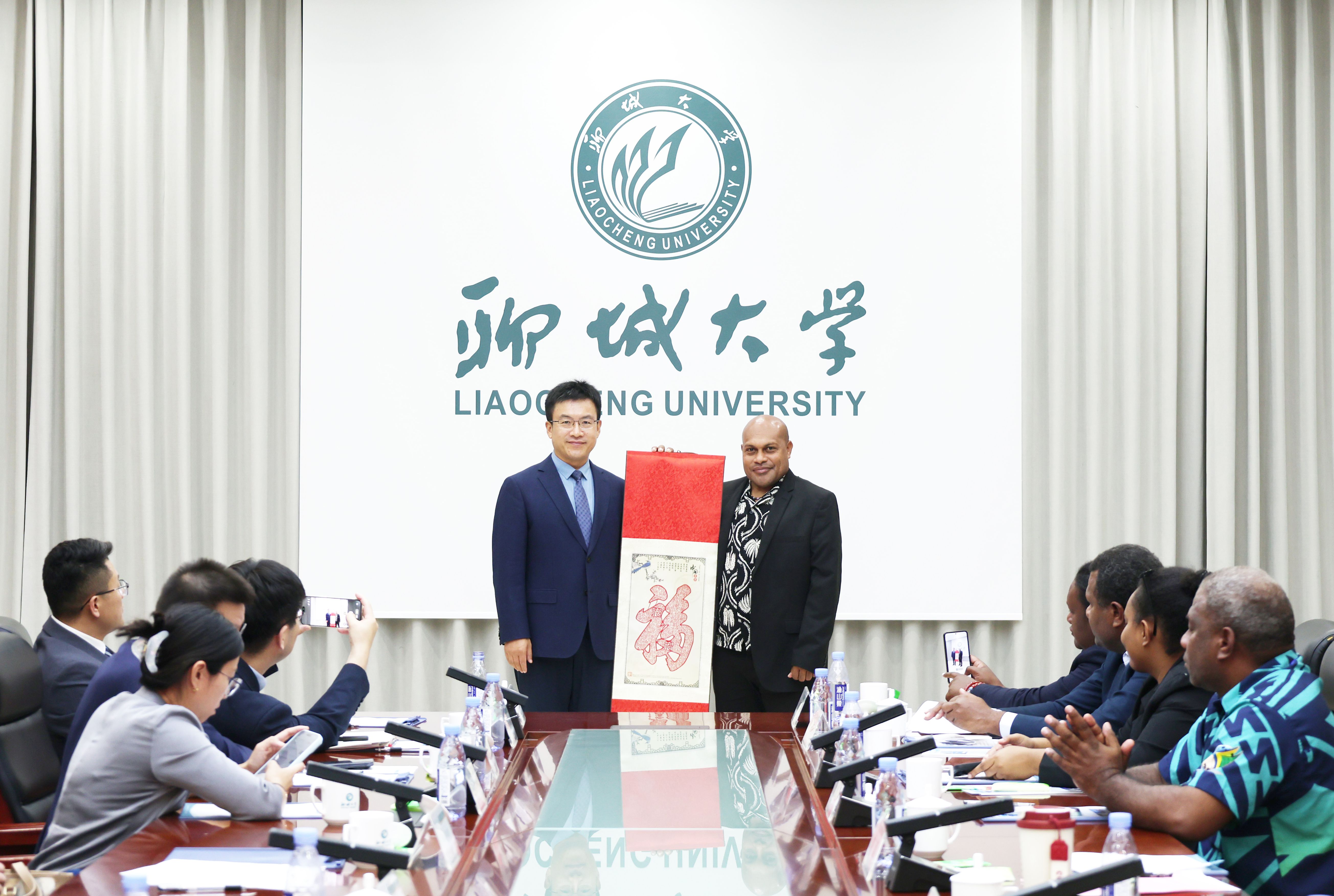 太平洋岛国代表团来校访问交流